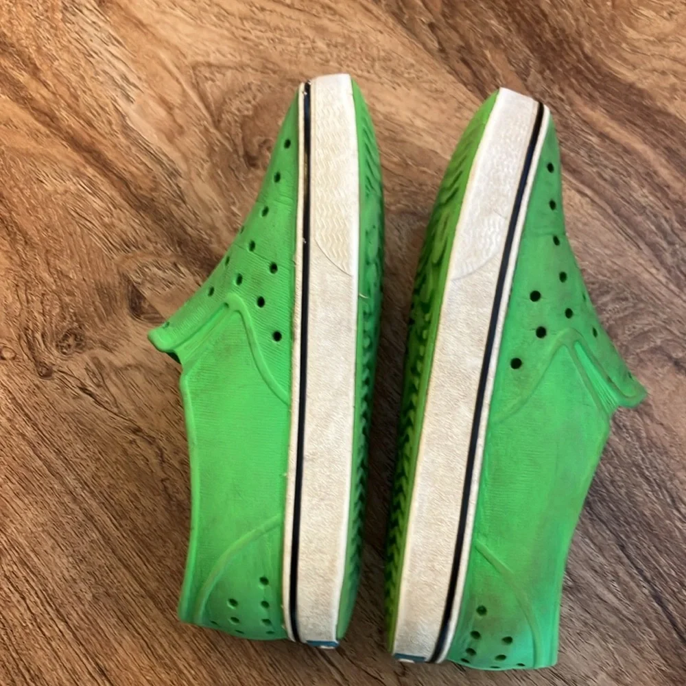 Native shoes toddler 11 lime green rubber slip on